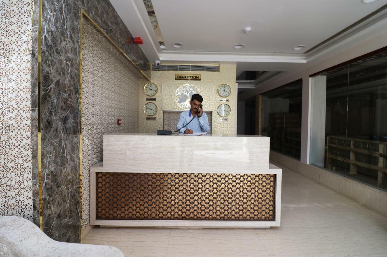 Capital O 37152 Naveen Continental Prayagraj Exterior foto